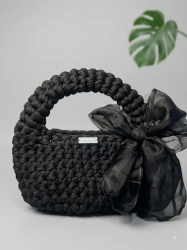 Bolsa de Crochê  ELIZA AMANAR  em Fio de Malha Premium com Laço