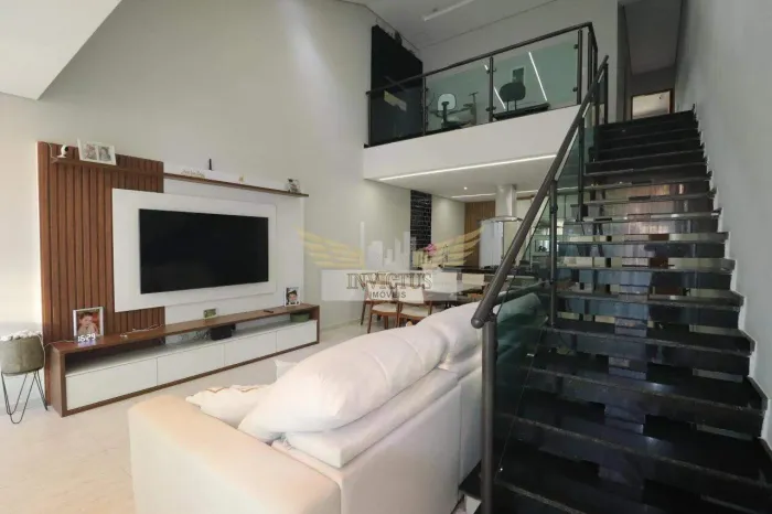 Sobrado em Condomínio com 3 Quartos à Venda, 260m² - Parque São Vicente, Mauá/SP.