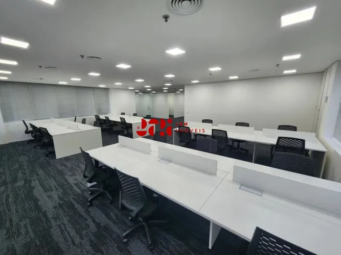 Sala comercial na Berrini - 172m², mobiliada, 04 vagas