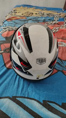Capacete Taurus 
