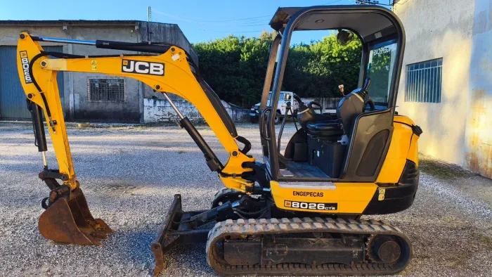 Mini escavadeira JCB 8026