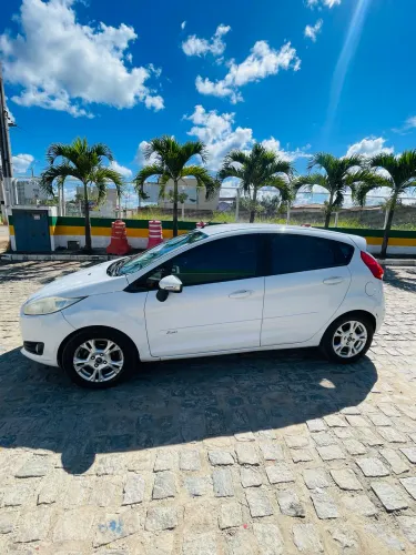 Ford Fiesta 1.5 16V Flex Mec. 5P 2014