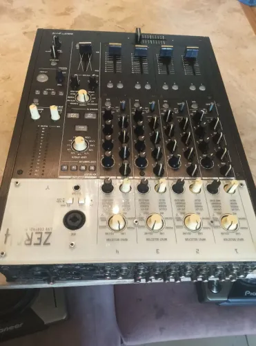 Mixer korg Zero 4