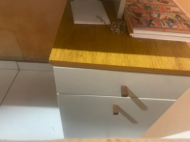 Escrivaninha para estudos 