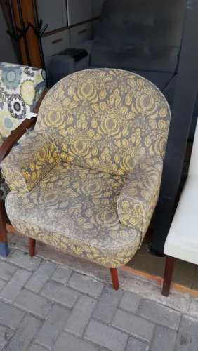 Poltrona R$150 cada