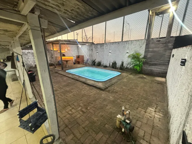 CASA NO VILA DA AMIZADE - Entrada a partir de 15mil