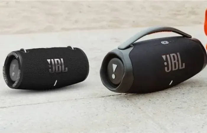 JBL BOMBOX