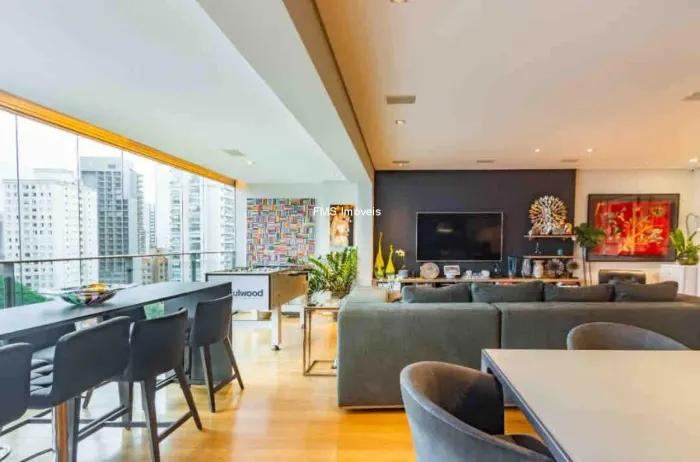Apartamento para locação na Vila Nova Conceição, com 2 Quartos sendo 1 Suíte, 2 Salas, 3 V