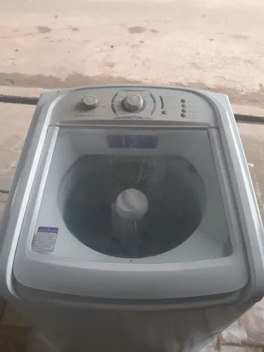 Vendo essa máquina Eletrolux 15 kg funcionando perfeitamente faço entrega