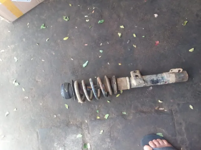 Vendo amortecedores dianteiro em bom estado