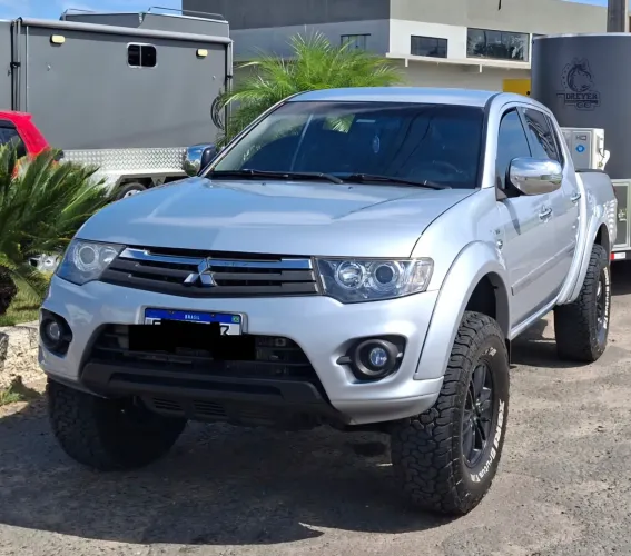 Mitsubishi L200 Triton HPE 3.2 CD TB Int.diesel AUT 2015