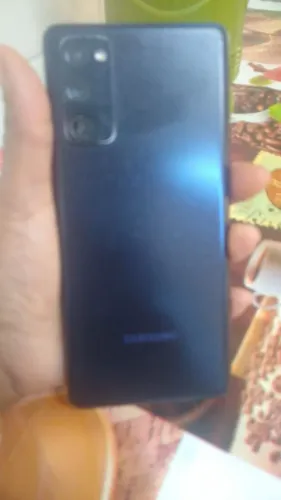 VENDE SE CELULAR S20 Fe