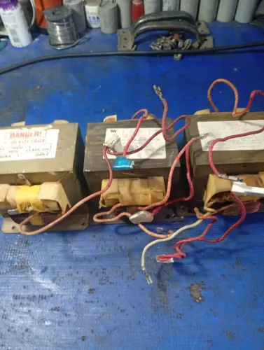 15 un transformador micro ondas 