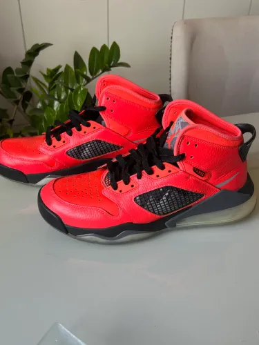 Jordan 270 mars PSG