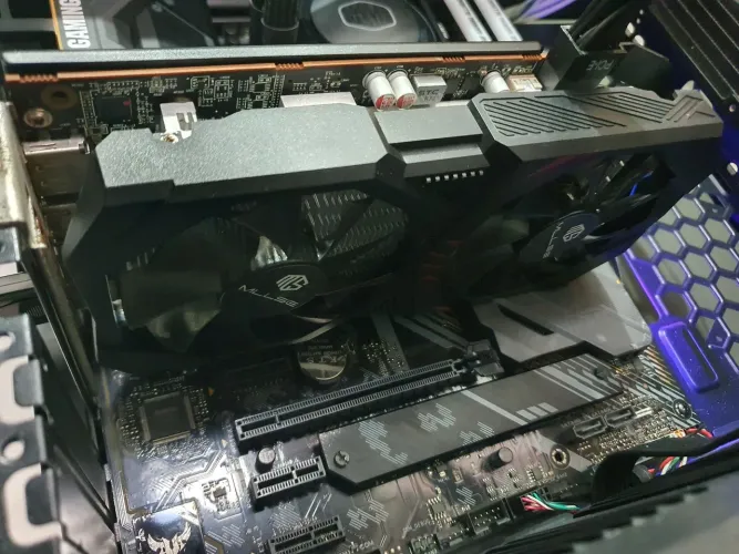 RX 6600m 8GB