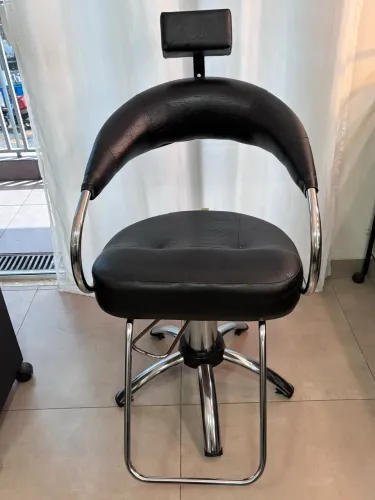 Cadeira + carrinho auxiliar para salão de beleza