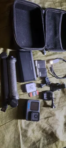 Câmera GoPro Hero 12 e assessórios