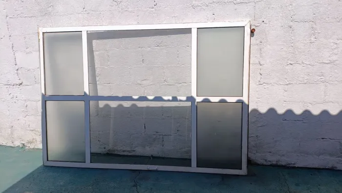 Vende-se porta de vidro de correr