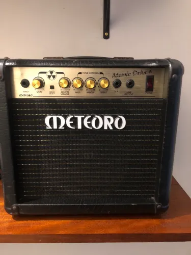 Amplificador meteoro atomic drive 20w para guitarra