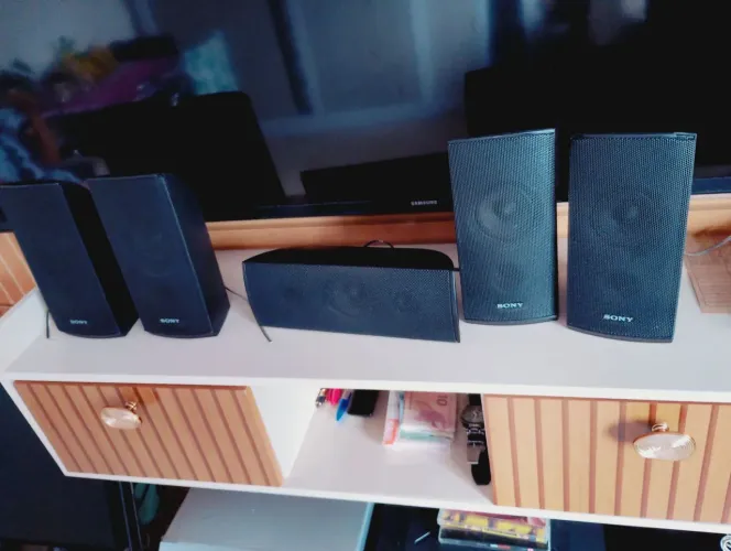 5 caixas Sony de home theater