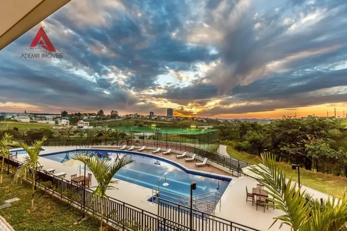 CASA COM PISCINA À VENDA 3 QUARTOS 1 SUÍTE MASTER, no condomínio Vivva Residencial Clube J