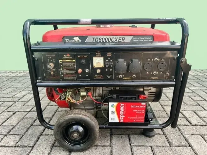 Gerador Toyama TG8000CXER 7,2 kVA Revisado com Bateria Nova