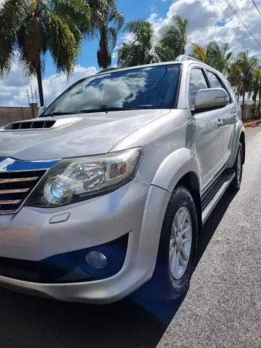 Toyota Hilux SW4 SRV D4-d 4X4 3.0 TDI Dies. AUT 2012