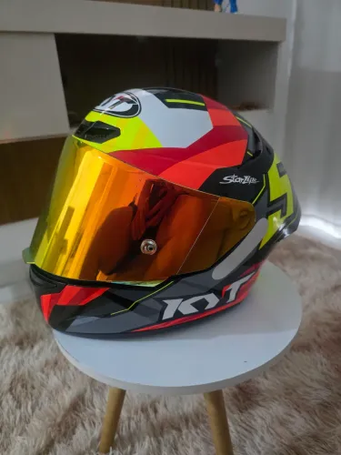 Capacete kyt tt corse