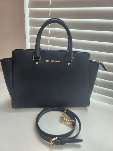 Bolsa Michael Kors Satchel Selma em couro grande - Preta - Original