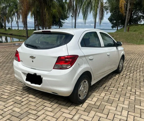 Chevrolet Onix JOY Hatch 1.0 8V Flex Mec. 4P 2018