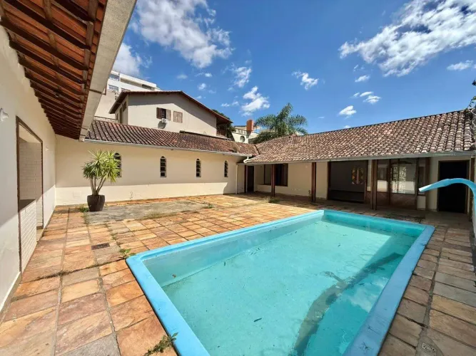Casa 4 quartos Santa Lúcia