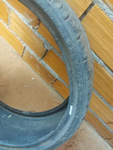 2 pneus aro 22 235/30 e também 2 pneus 16 205/55