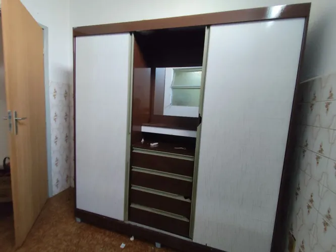 Guarda-roupa usado