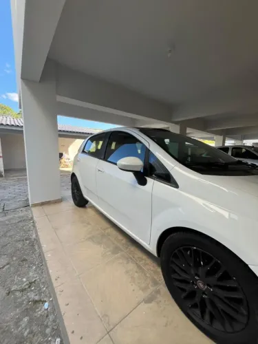 Fiat Punto Essence 1.6 Flex 16V 5P 2014