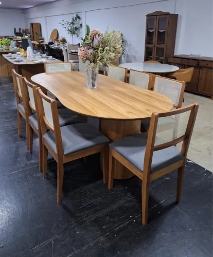 Mesa de Jantar Oval 2.20x1.00