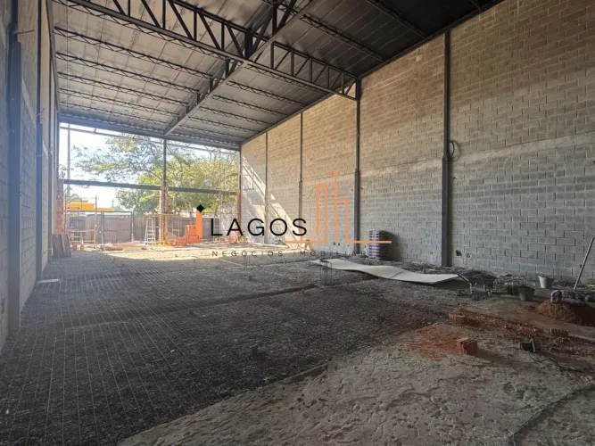 Galpão para Locação em Cabo Frio, Centro, 1 banheiro