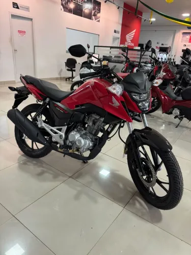 Moto Honda fan 160 <br>Ano: 2026<br>Cor vermelha<br>0 km<br>Obs: Moto está emplacada