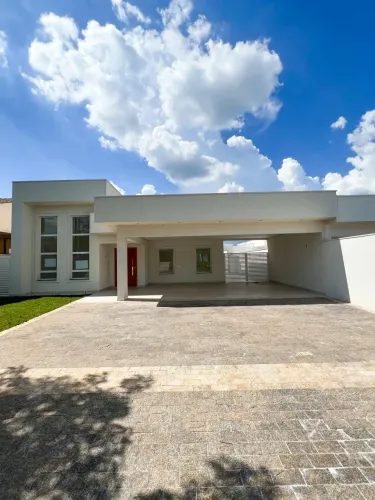 Sobrado para locação e venda no Condomínio: Haras Bela Vista com 3 quartos