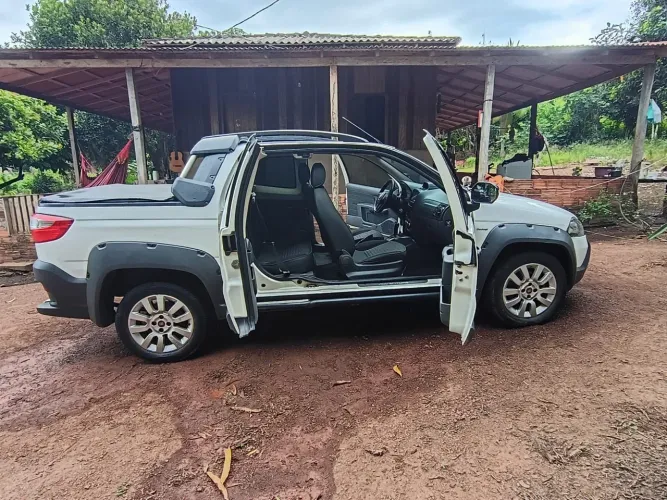Fiat Strada Adventure1.8/ 1.8 Locker Flex CD 2014