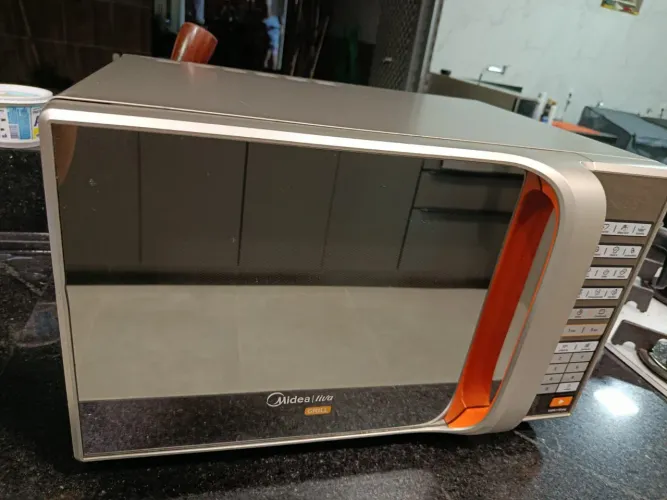 Vendo microondas liva grill 30lts 