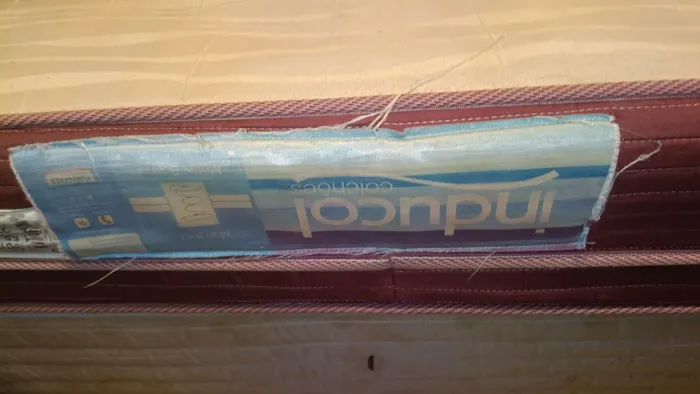Cama box casal em bom estado 