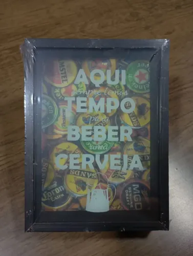 Quadro decorativo, porta tampinhas.