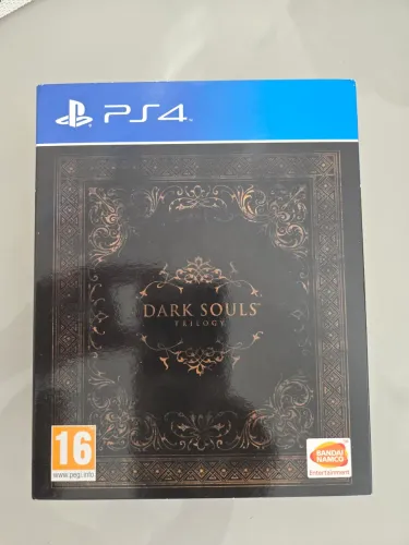Dark Souls Trilogy Standard Edition (Físico)