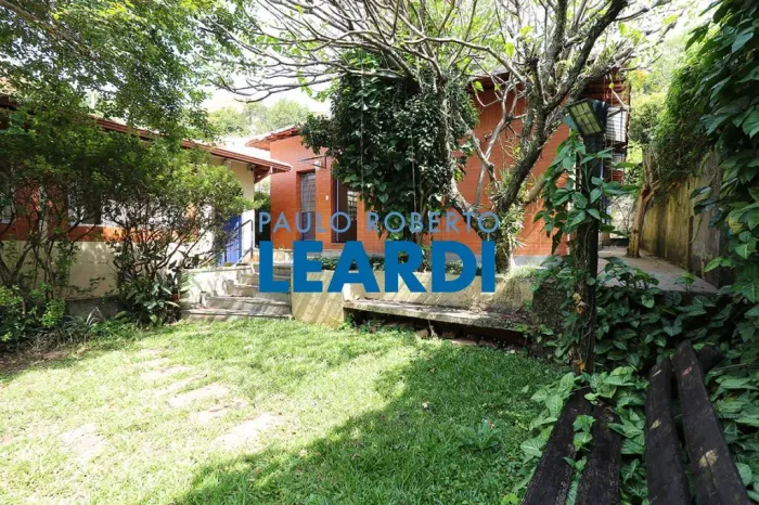 CASA ASSOBRADADA - SUMARÉ (R.M.) - SP