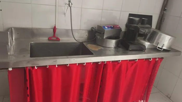 Bancada de Inox com Pia - Comercial- Usada