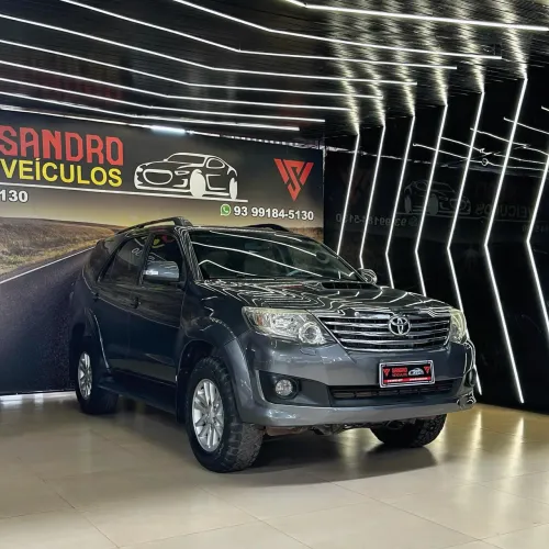 Toyota Hilux SW4 SRV D4-d 4X4 3.0 TDI Dies. AUT 2013