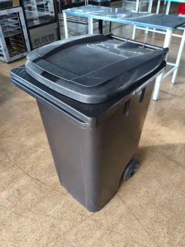 Lixeira c/ Rodas 240 Litros Preta - Bolivar