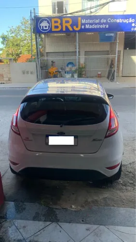 Ford Fiesta 1.6 16V Flex Aut. 5P 2015