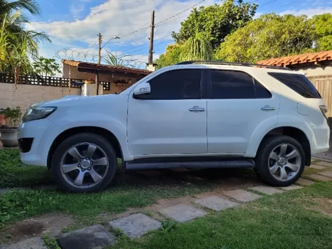 Toyota Hilux SW4 SRV D4-d 4X4 3.0 TDI Dies. AUT 2012