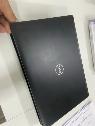 Notebook Intel Core i5 8ª geração, 16GB RAM e 238GB de armazenamento